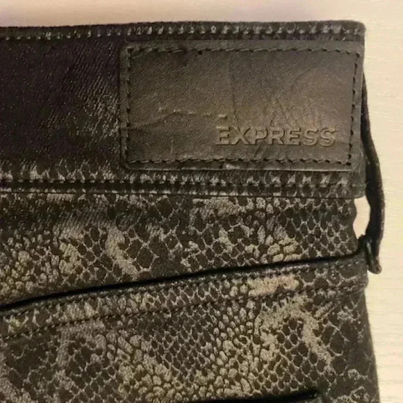 Express Jeans NWT Ankle Leggings Mid Rise Snake Print Black Size 2S - Picture 9 of 13